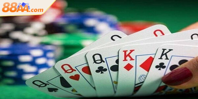 Hướng dẫn chơi Phỏm trực tuyến dễ hiểu cho người mới 3 Hướng dẫn chơi Phỏm trực tuyến nhấn mạnh thuật ngữ cơ bản